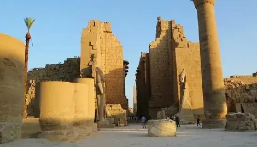 Medinet Habu Tour