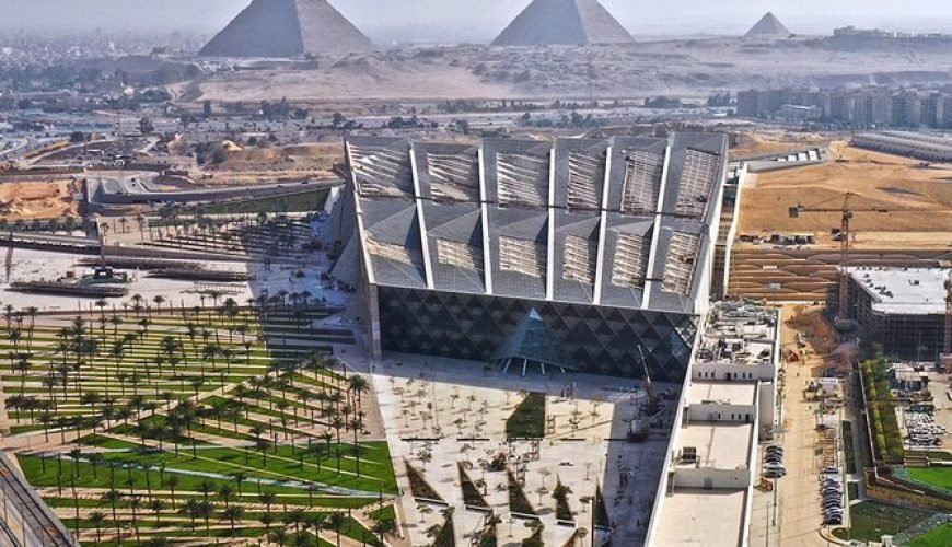 Grand Egyptian Museum Tour ab Hurghada - Eingangsbereich des GEM
