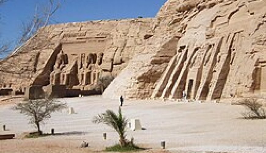 Abu Simbel Ausflug von Hurghada - Blick auf die Großen Tempel